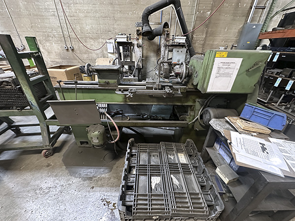 CINCINATTI 12-1/2 x 42 Engine Lathe