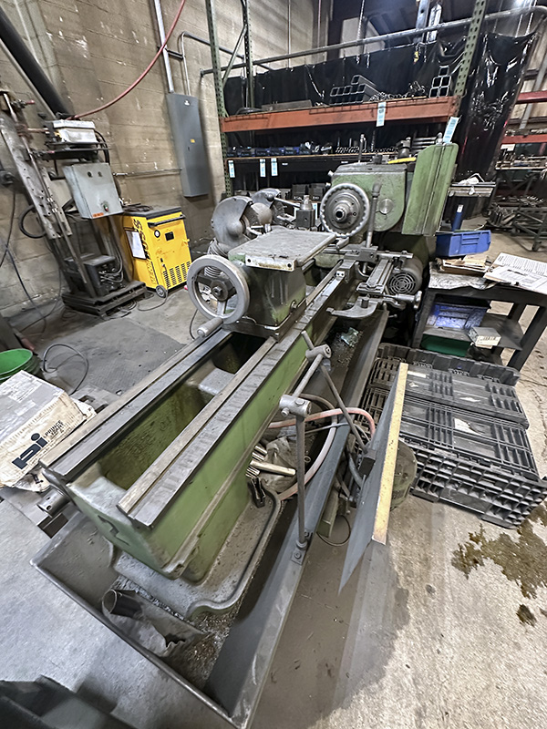 CINCINATTI 12-1/2 x 42 Engine Lathe