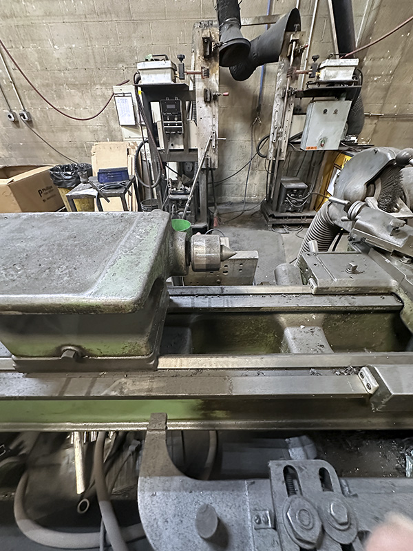 CINCINATTI 12-1/2 x 42 Engine Lathe