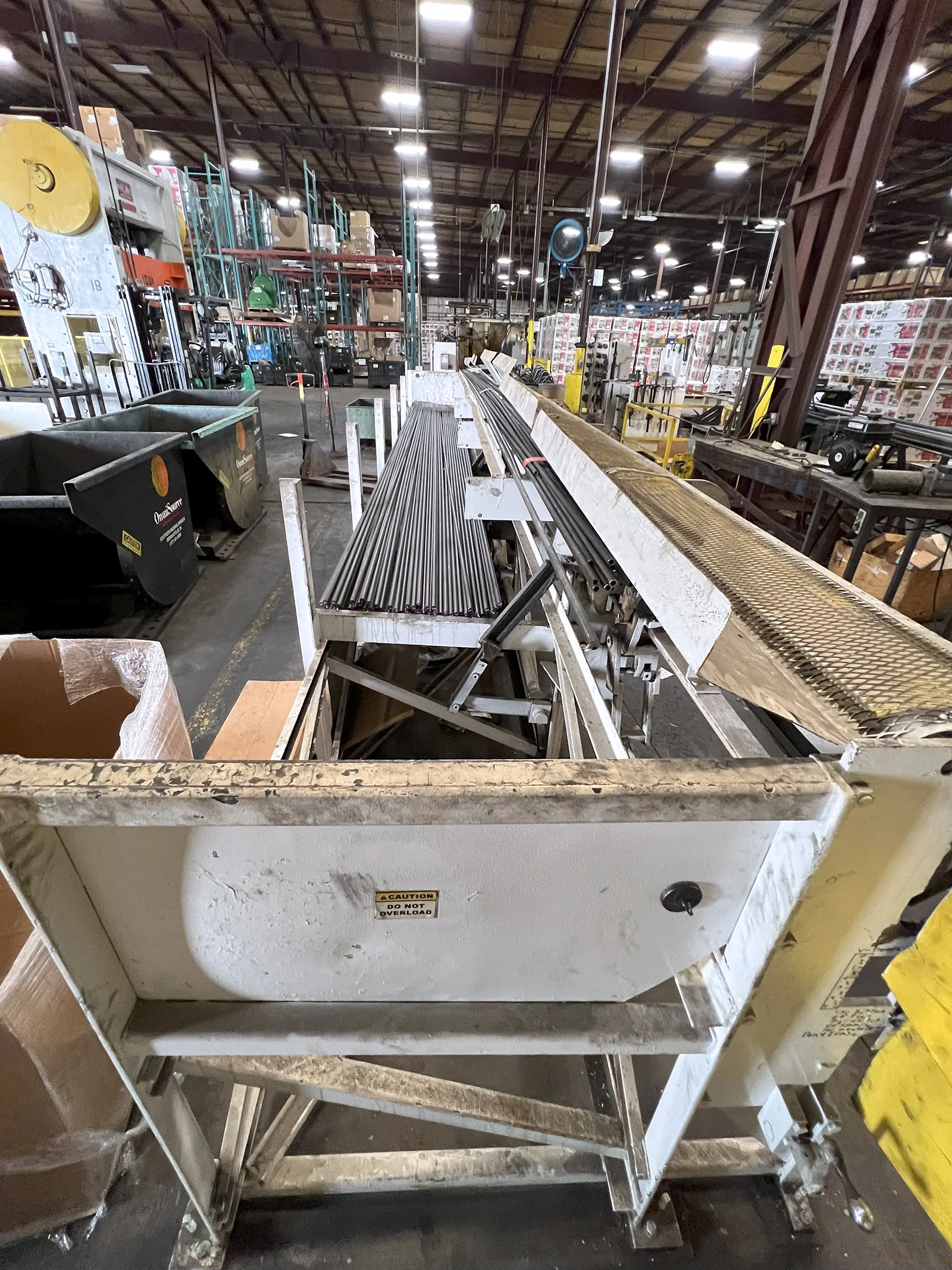 Modern Cut off machine_3704681