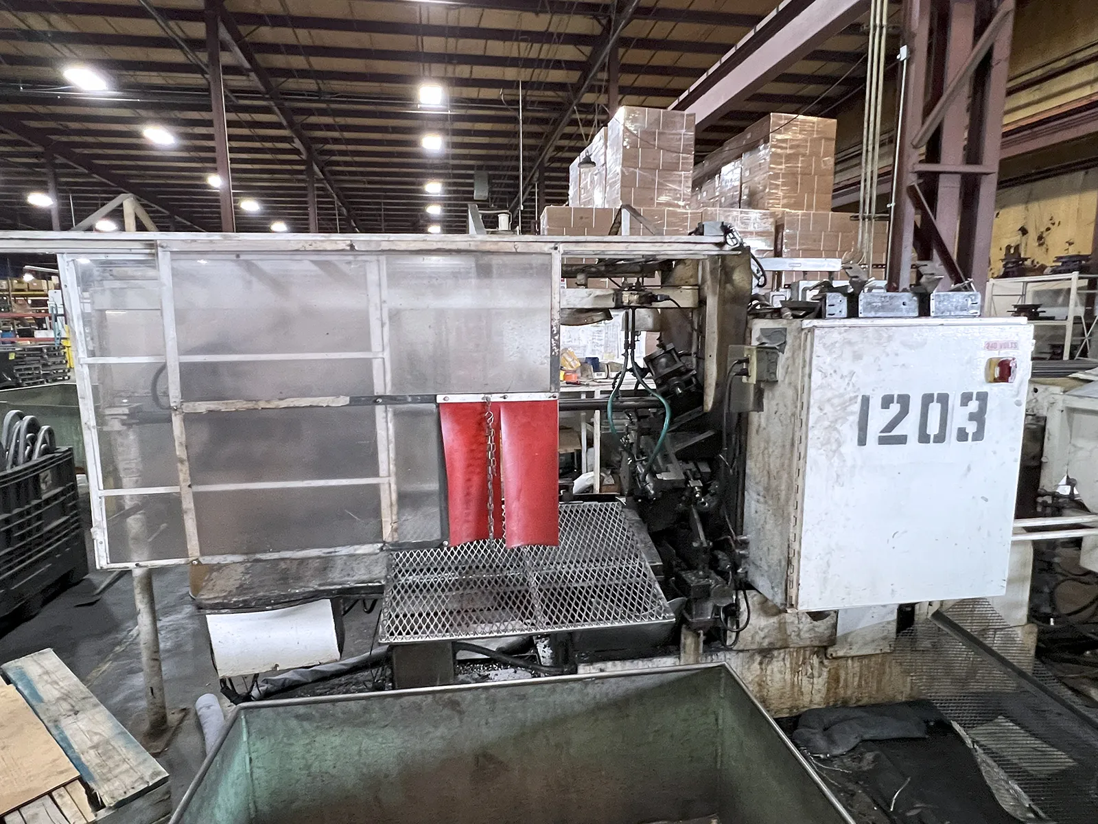 Modern Cut off machine_3704681
