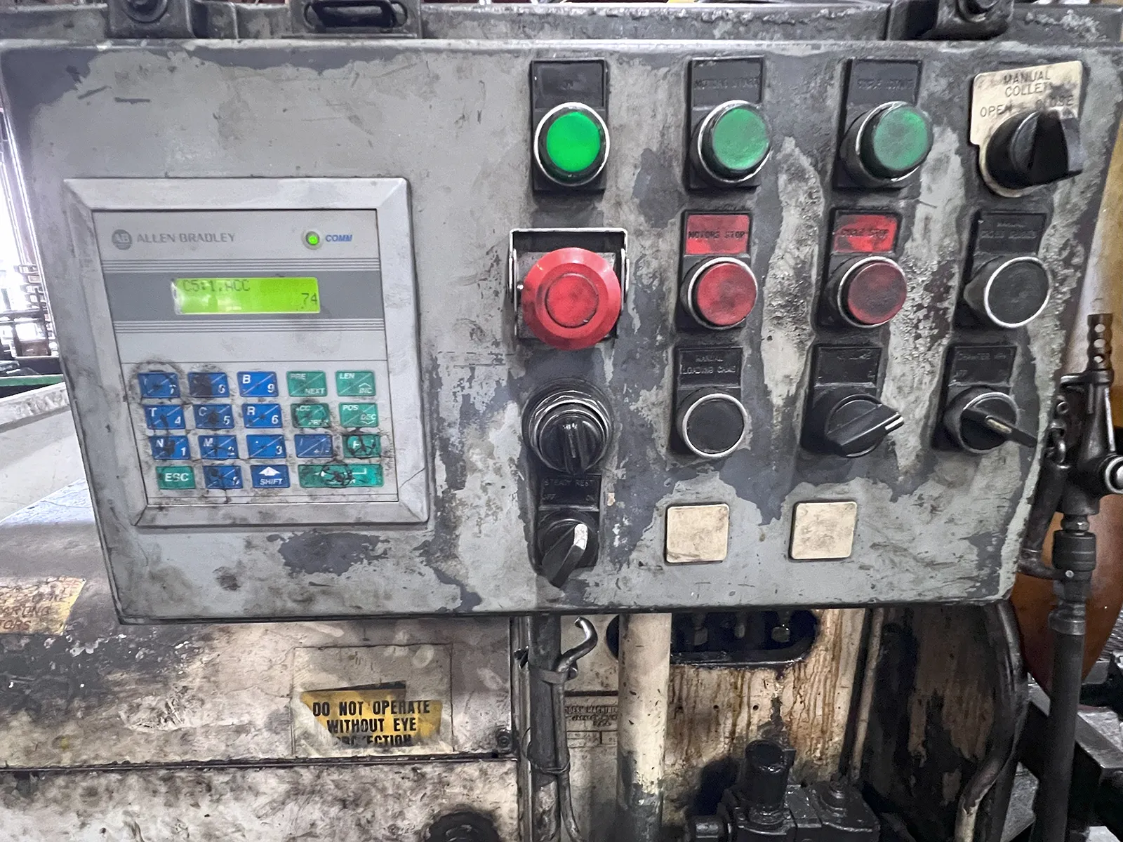 Modern Cut off machine_3704681