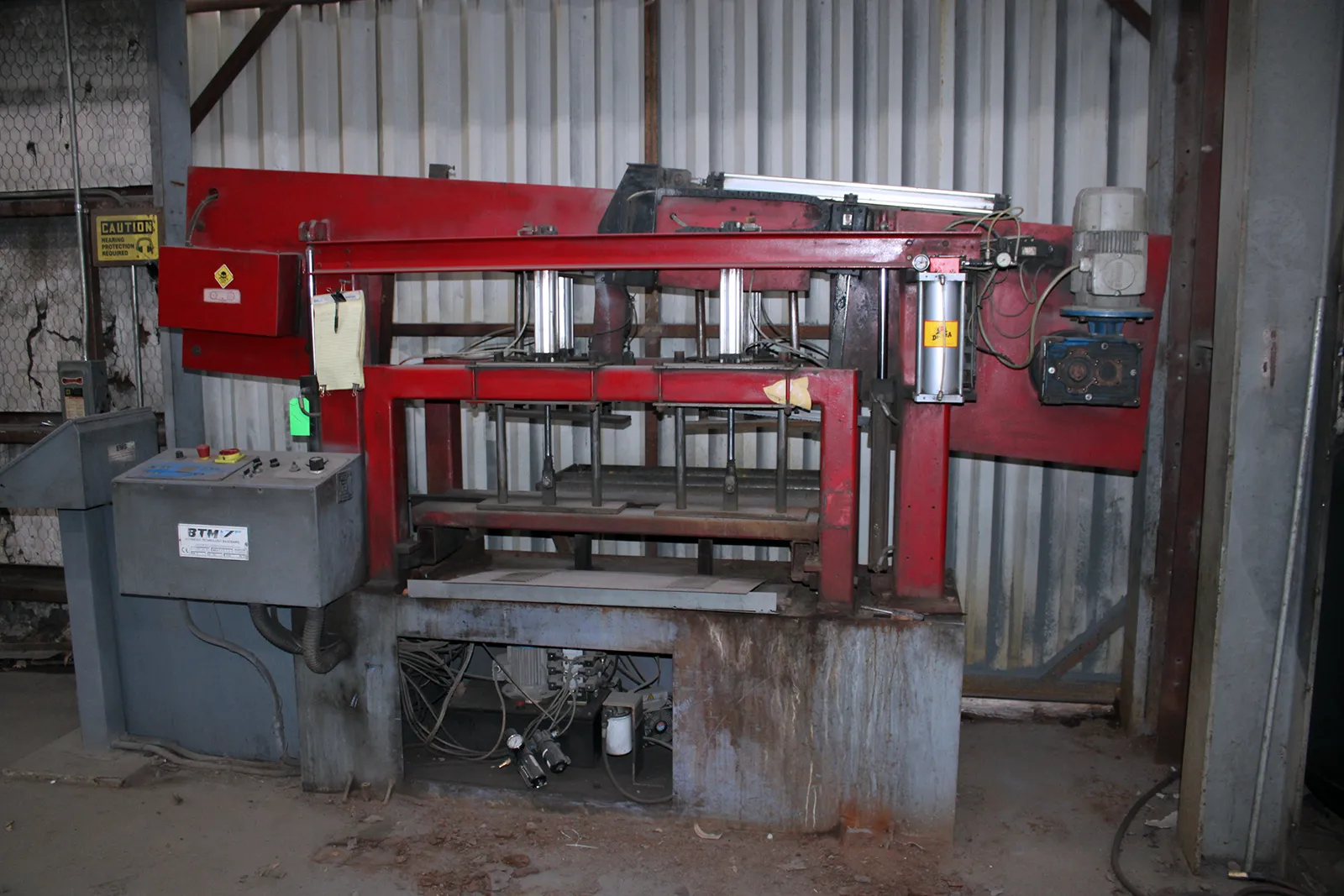 BTM Horizontal Bandsaw 11" x 49" 2013