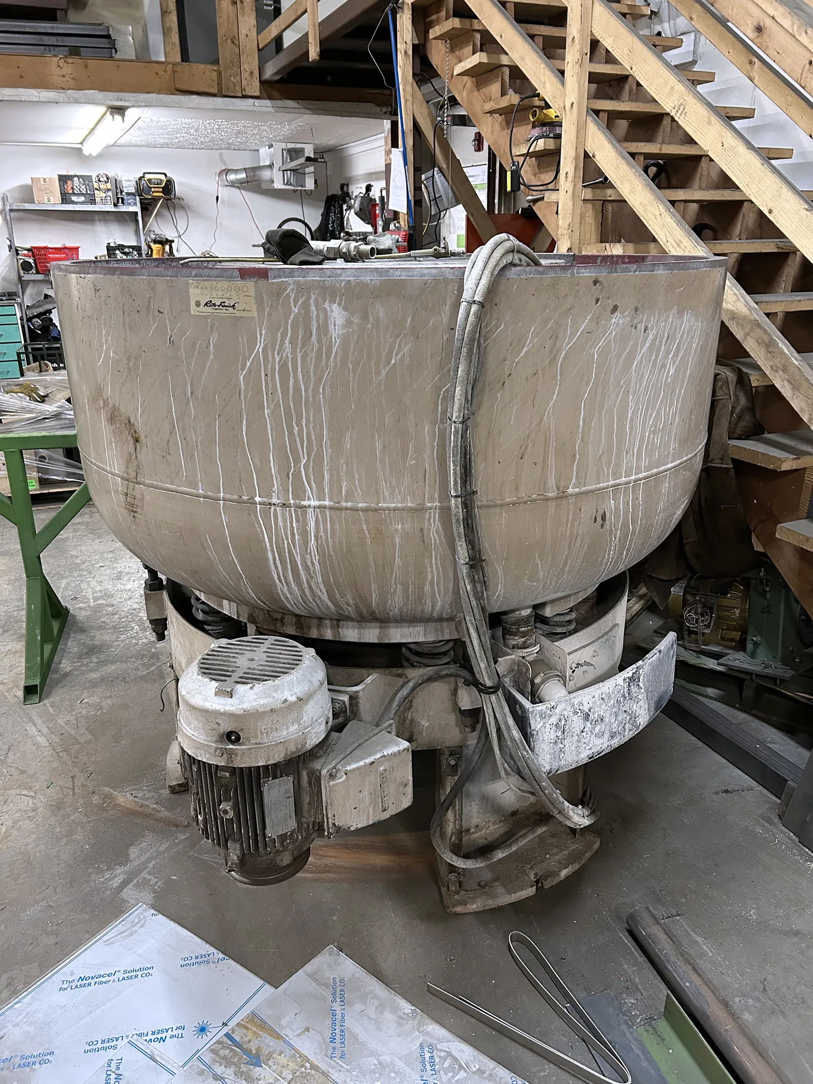 Hammond 10 Cubic Foot Roto-Finish ER-1011C Vibratory Finishing Machine_3695292