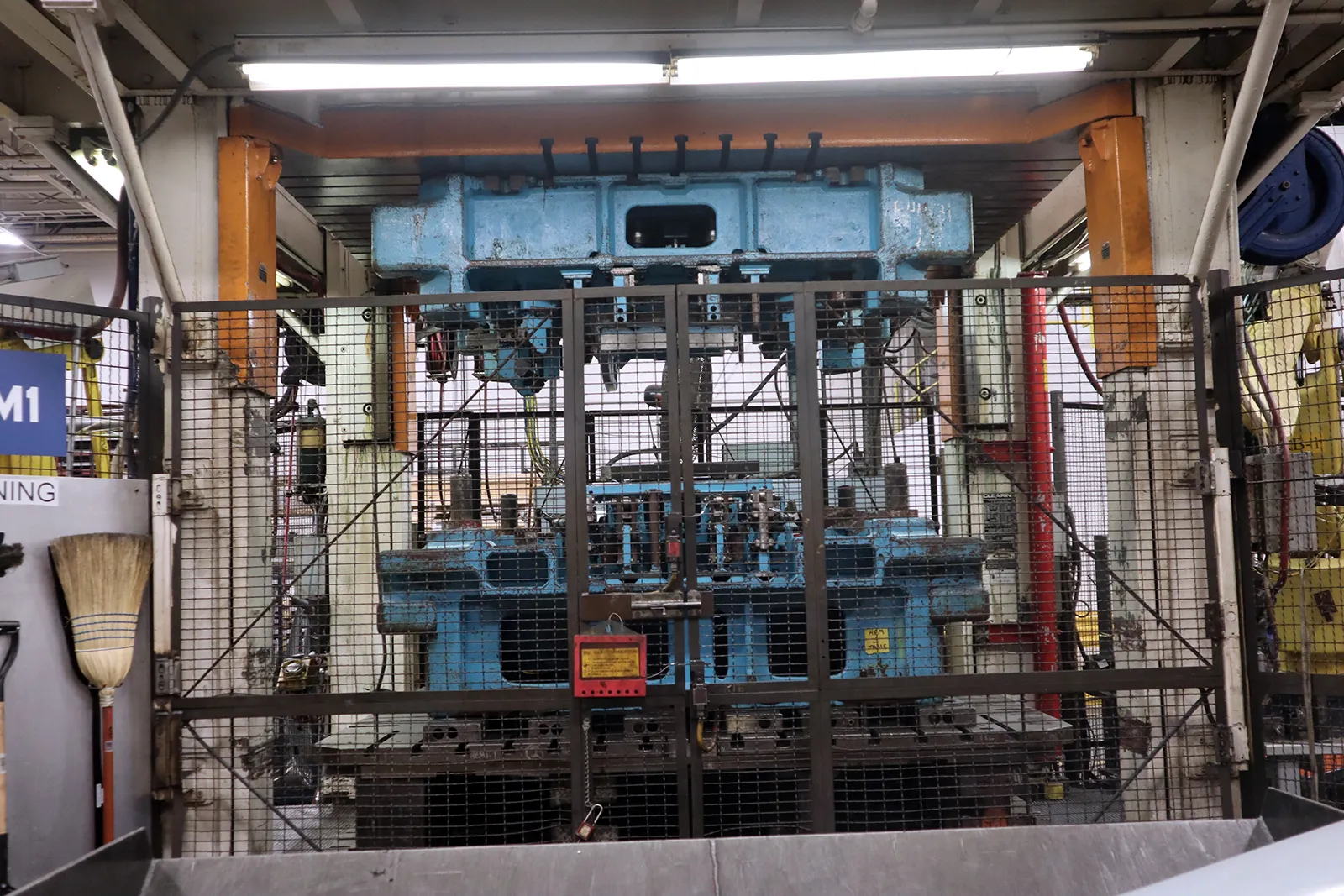 Clearing H-400-96-108 Hydraulic Press