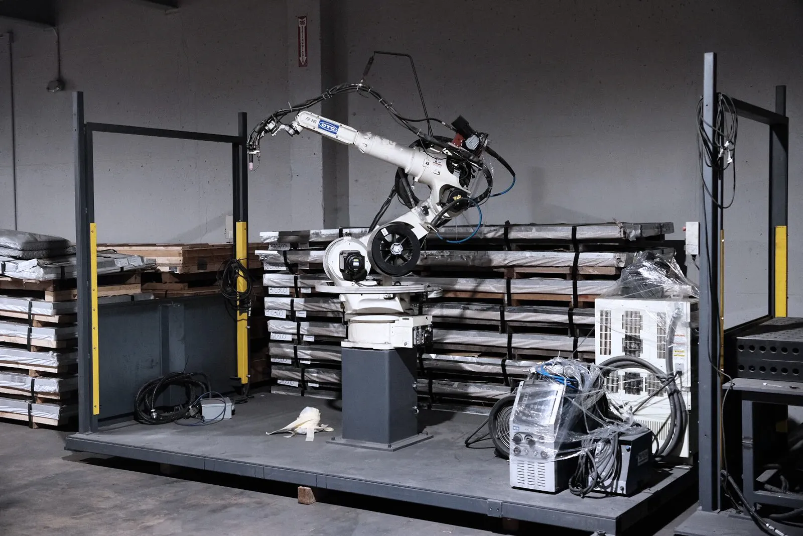 OTC Tig Robotic CNC Welding Cell 2017_3706086