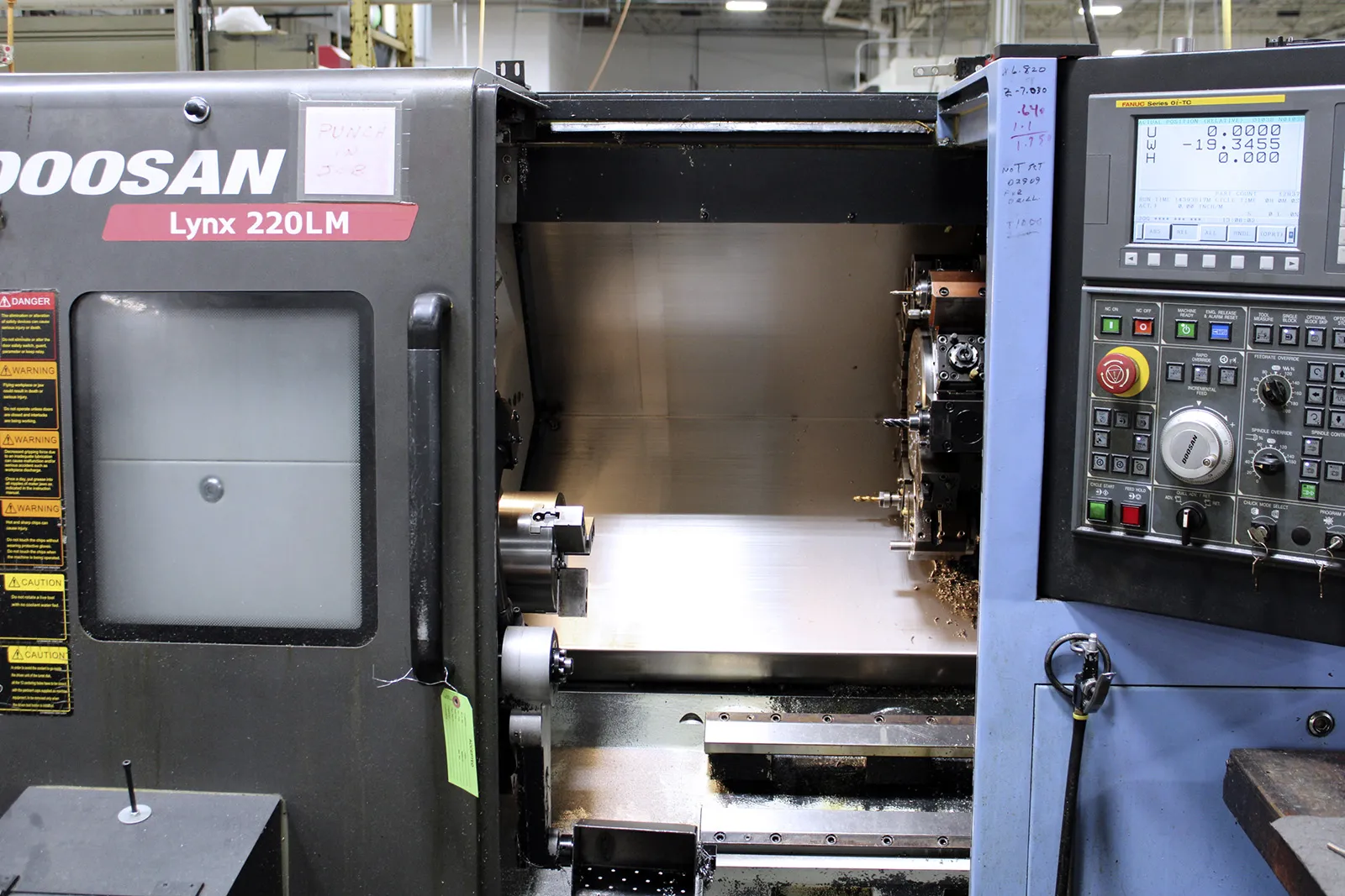 Doosan Lynx 220LMA CNC Lathe 2007 - Fanuc Series oi-TC