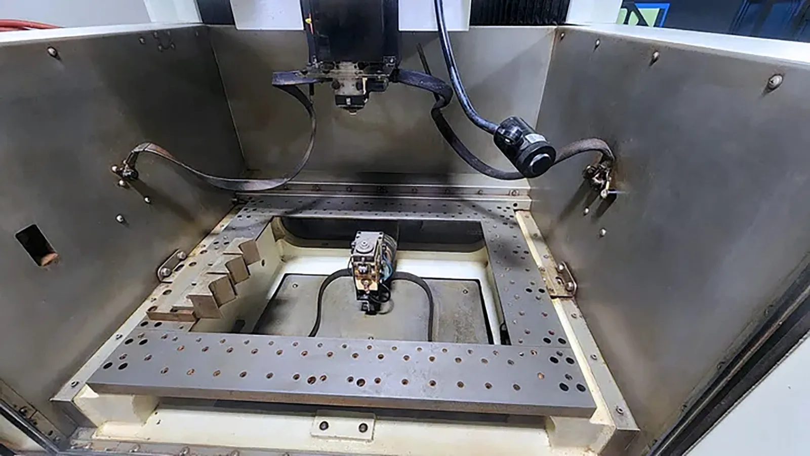 Makino U6 H.E.A.T_3727049