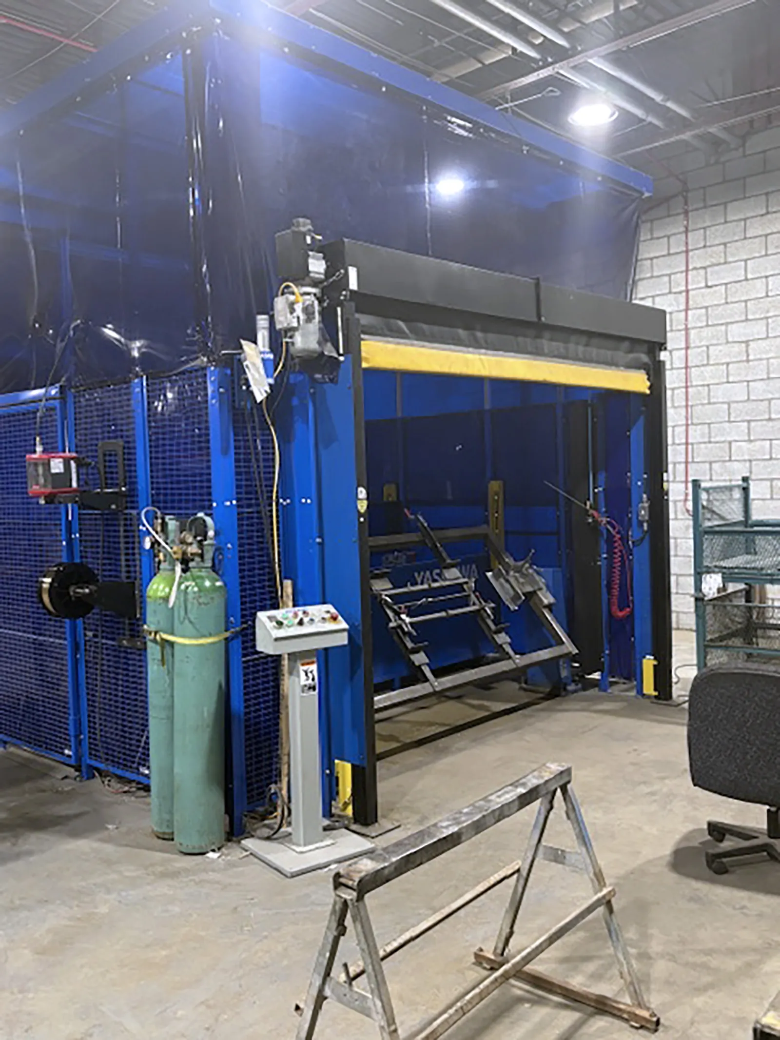 Yaskawa Robot Weld Cell_3726158