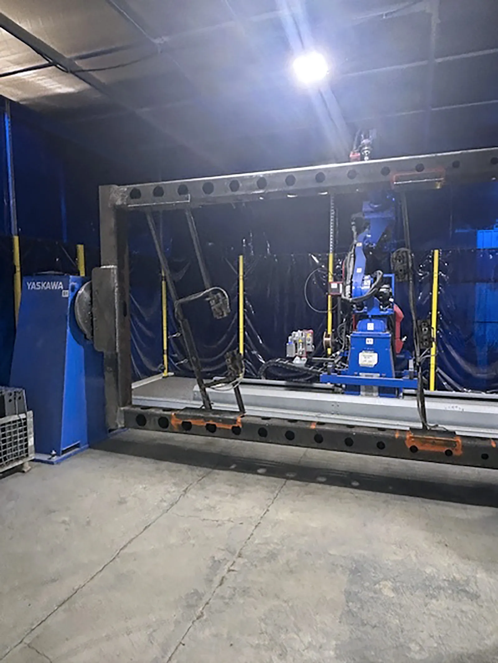 Yaskawa 70ft Dual Robot Weld Cell_3728667