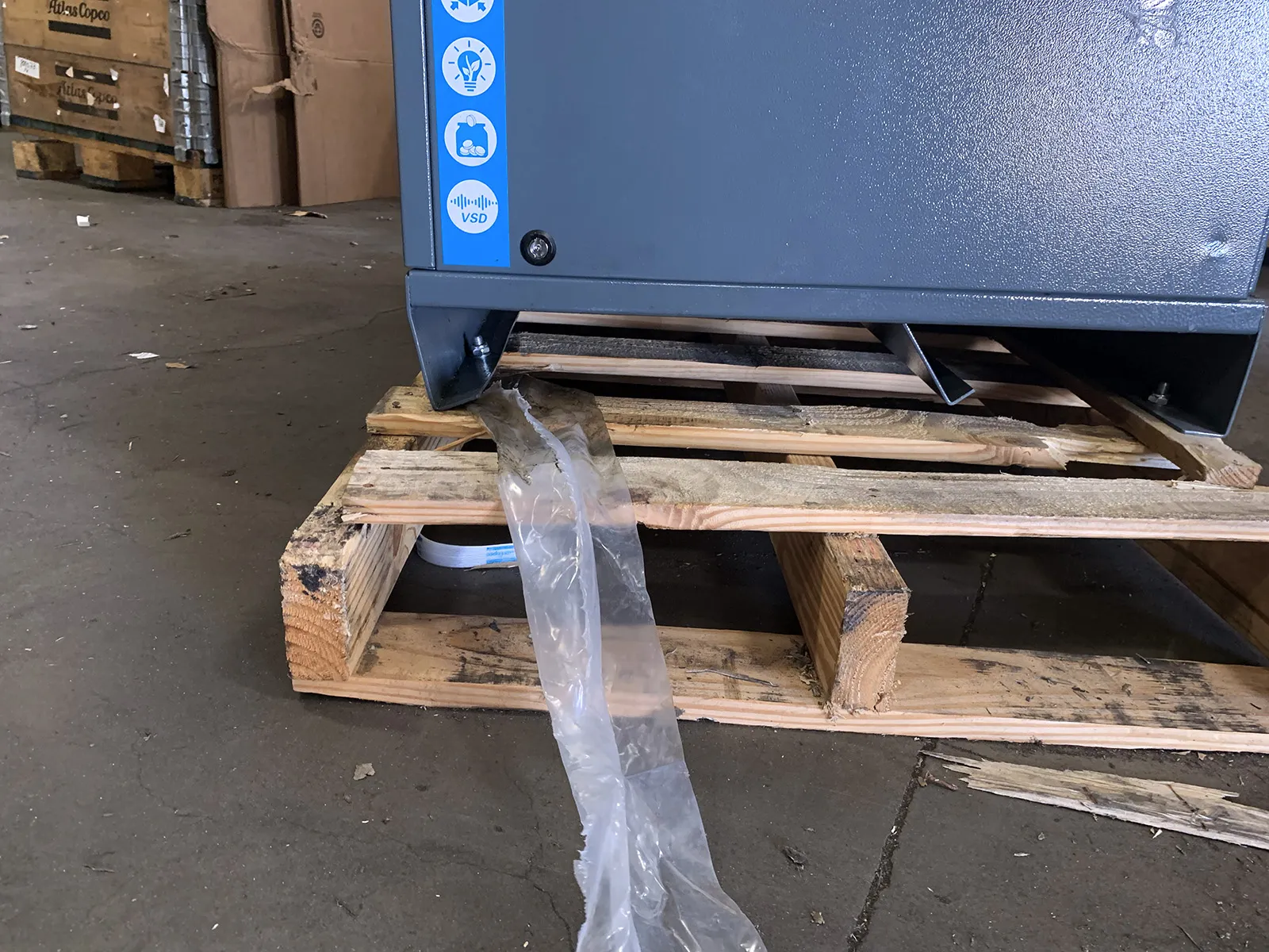 Atlast Copco GA18VSD Compressor w Dryer_3727338
