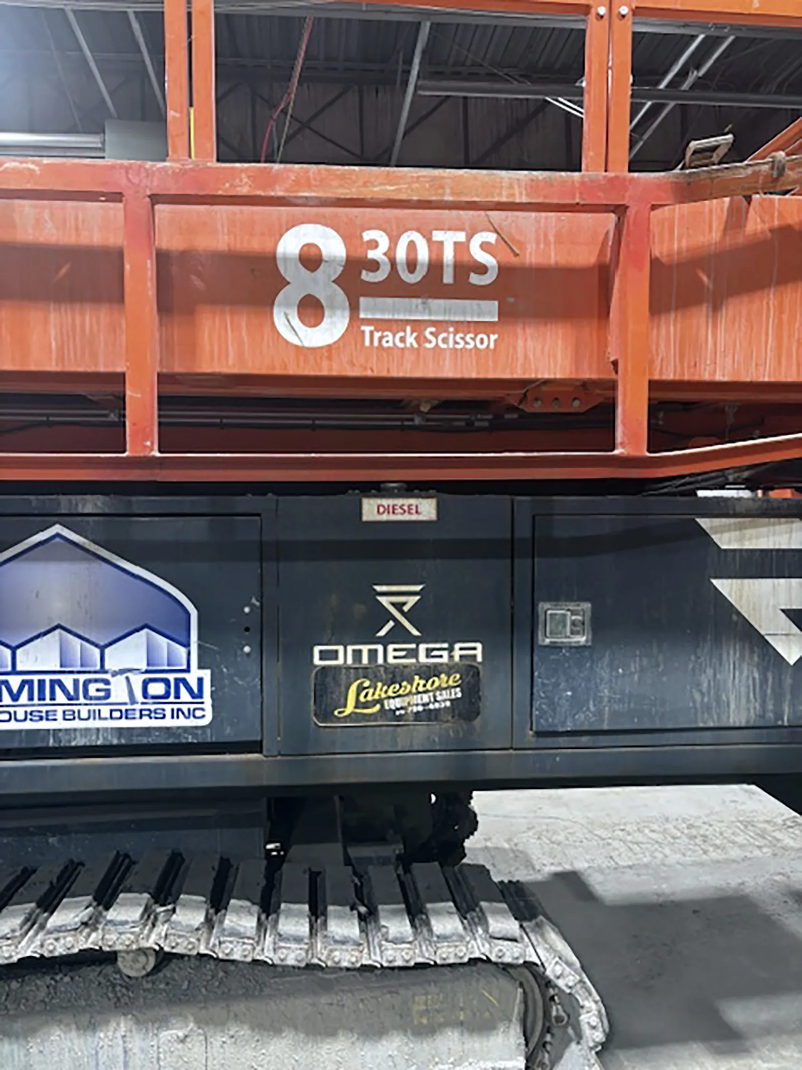 Omega Track Style Scissor Lift_3730401