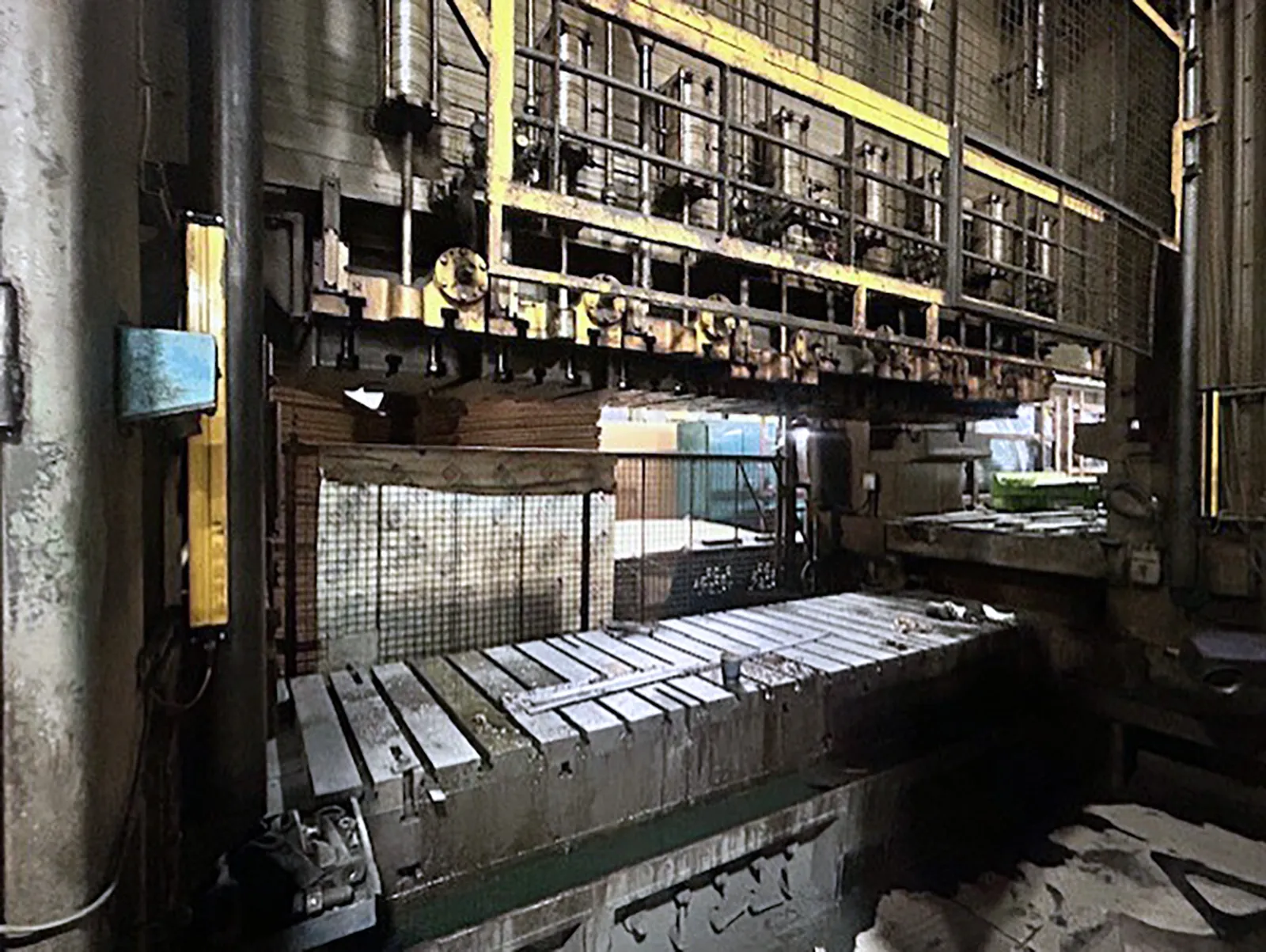 AIDA FT2‑80 880 Ton Straight Side Stamping Press_3734388