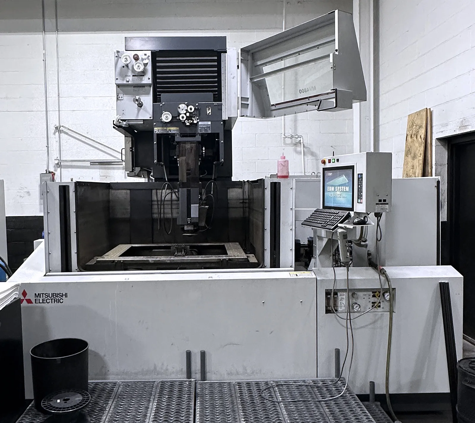 Mitsubishi MV4800-S_3742023