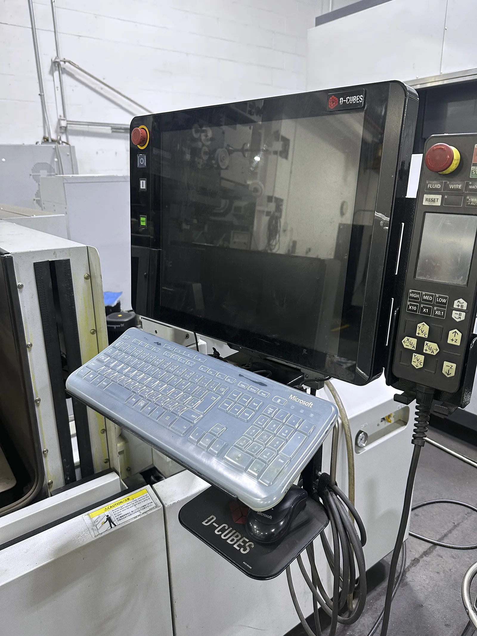 Mitsubishi MV2400-S_3742055