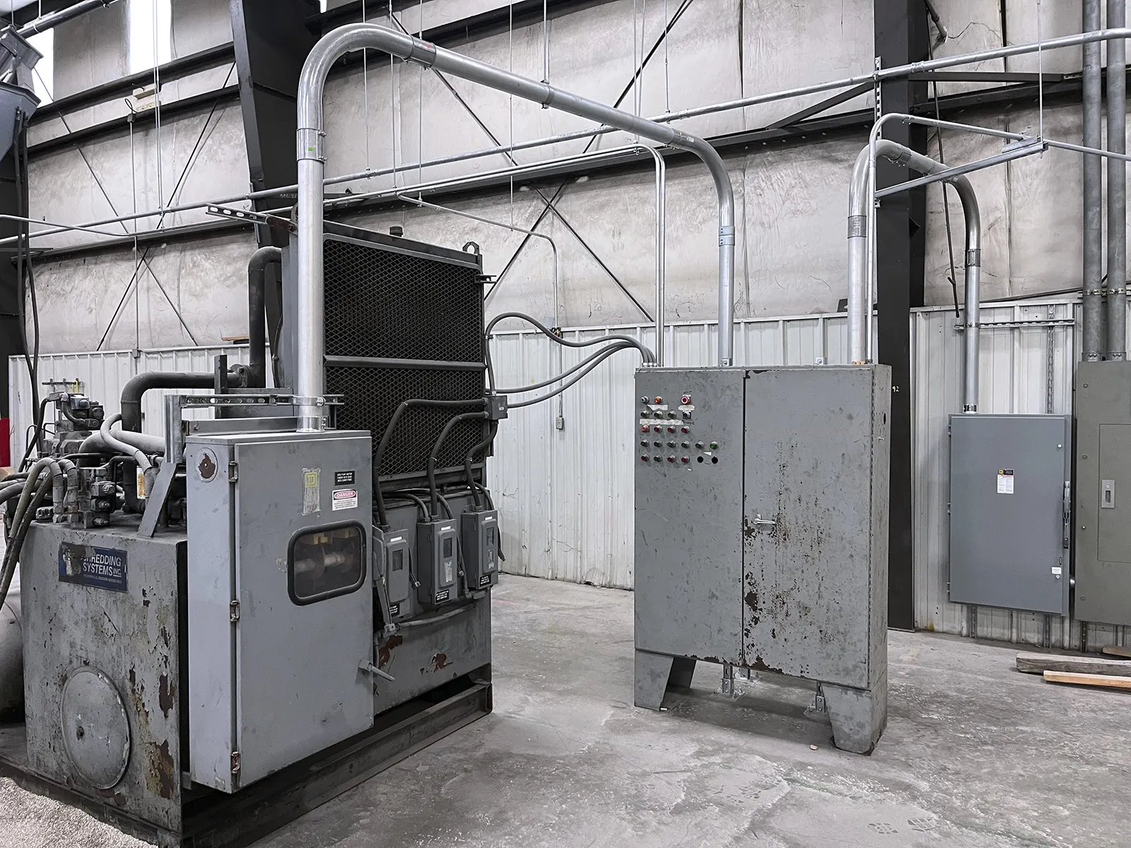 SSI 3000-H dual shaft shredder with hydraulic ram _3745831
