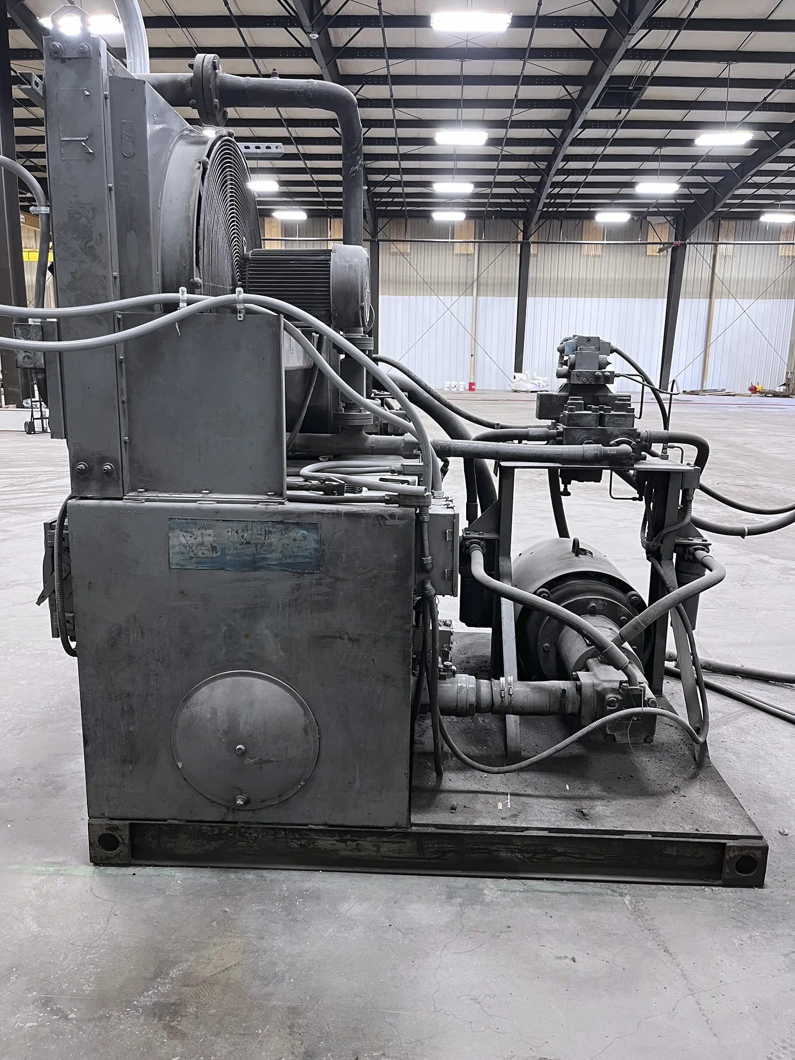 SSI 3000-H dual shaft shredder with hydraulic ram _3745831