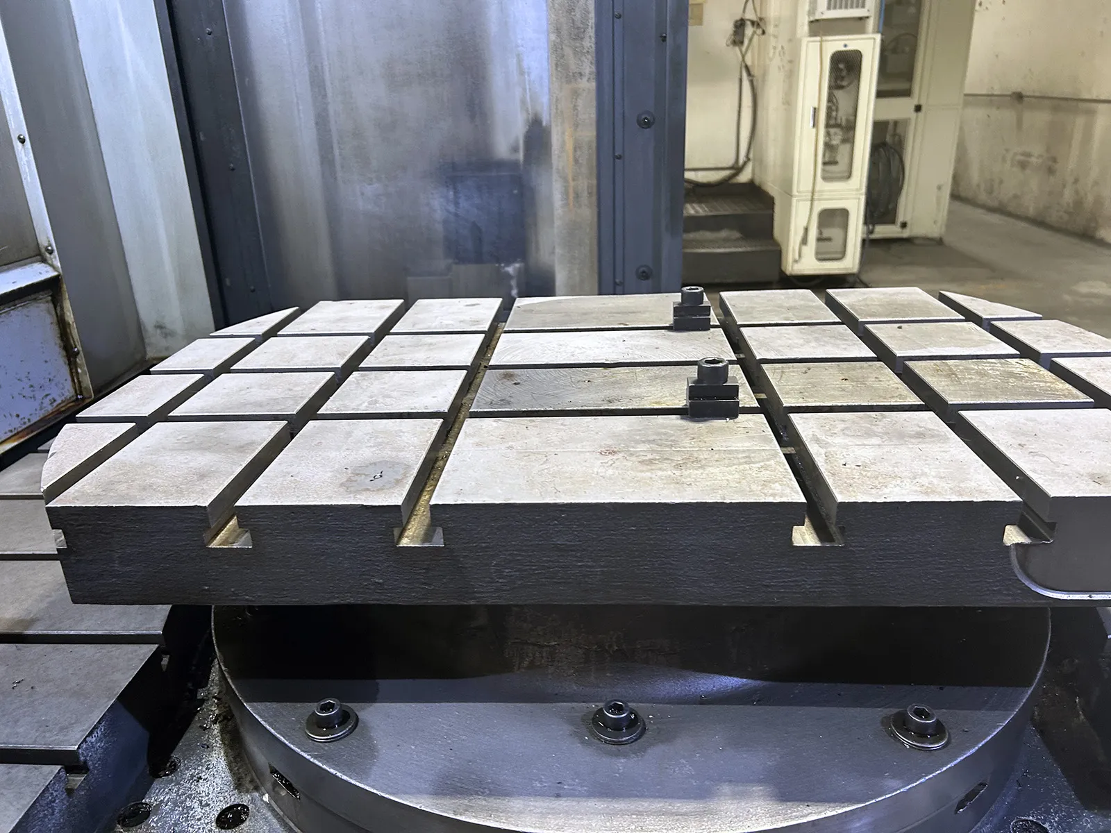 Haas EC-1600ZT_3749481