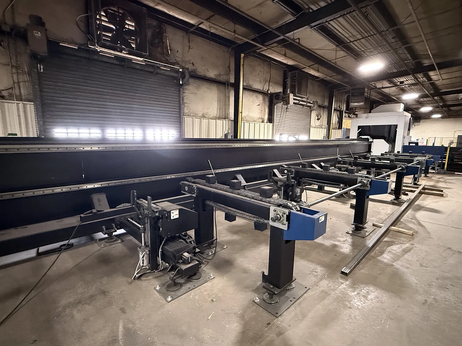 HSG 15036 6kW Tube Laser 50' infeedoutfeed_3737358