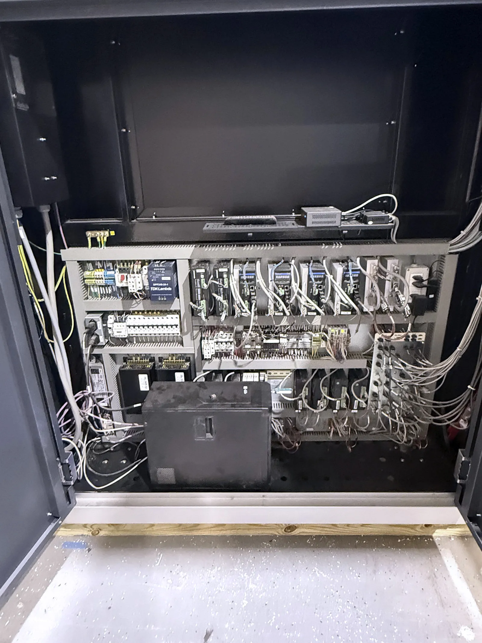 Massivit 5000 3D Printer_3767673