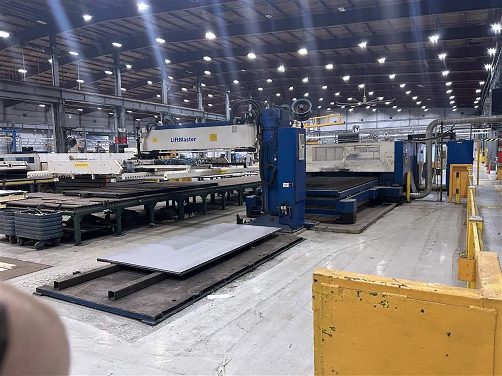 TRUMPF TruLaser 3040 CO₂ Laser with LiftMaster Automation_3770009