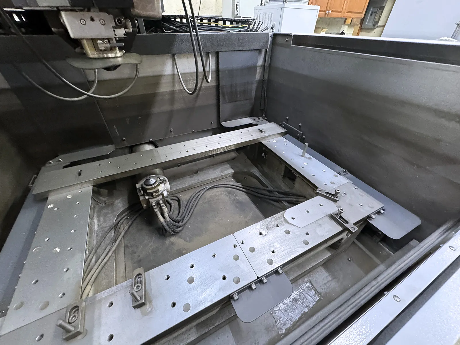 Mitsubishi MV2400S Advance Type 2_3773556