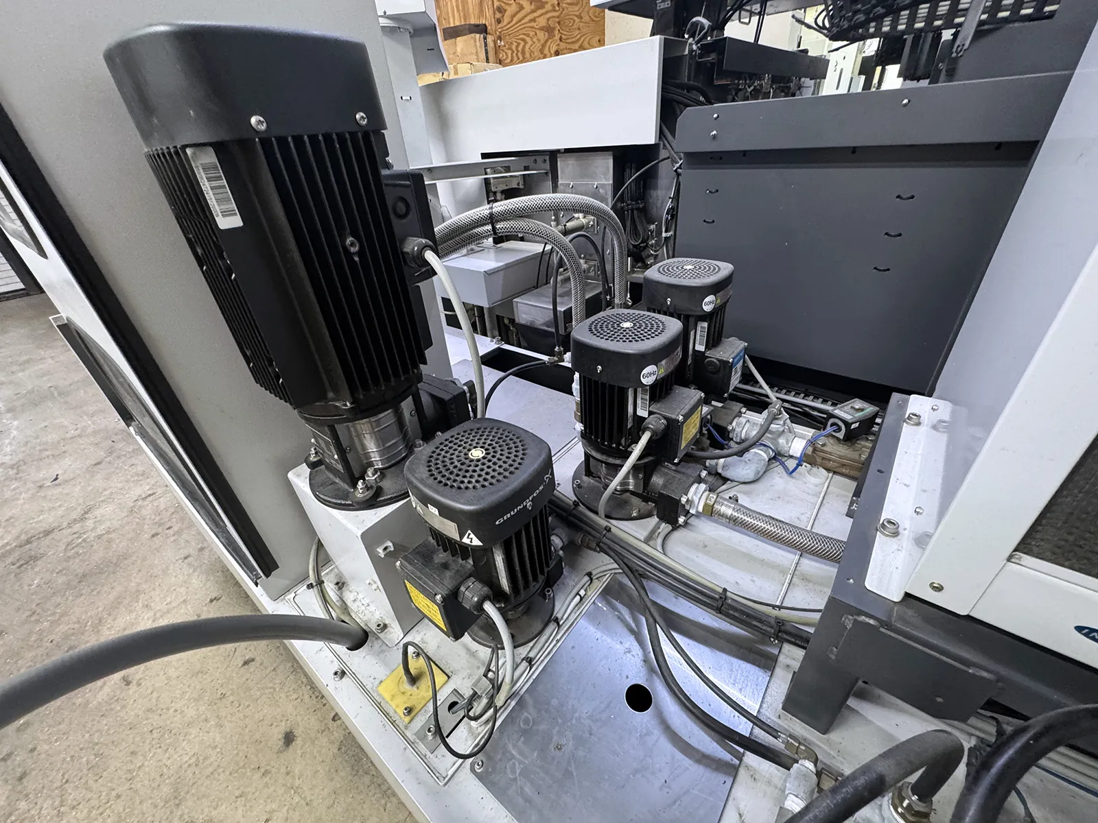 Mitsubishi MV2400S Advance Type 2_3773556
