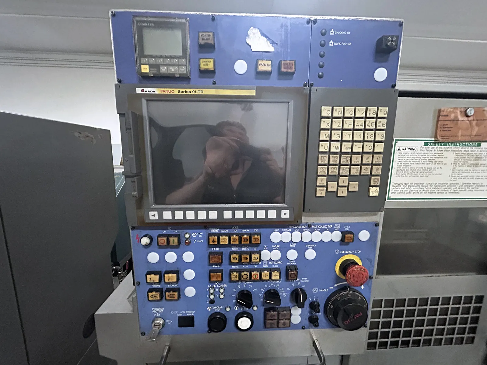 Amada J-1_3779943