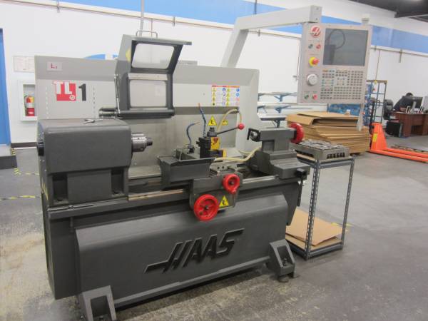 Haas TL1 2010 1