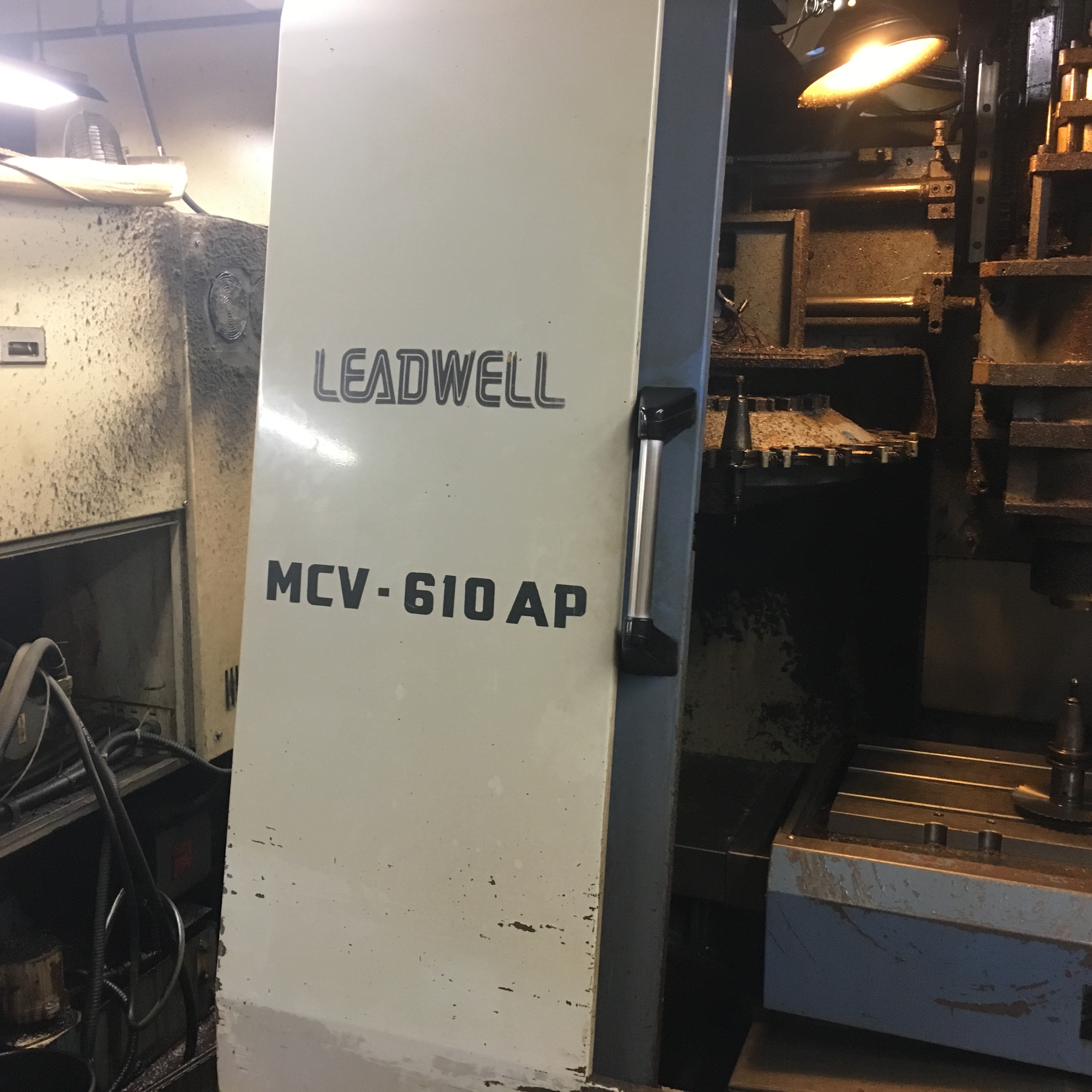 Leadwell MCV-610AP 1995 2