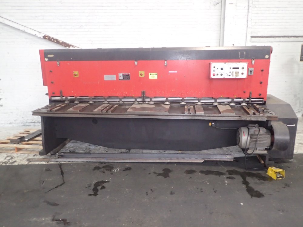 Amada M-3060 1990 2