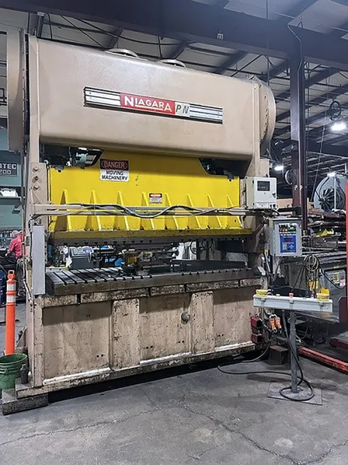 Niagara 335 Ton 96" x 48" Straight Side Press