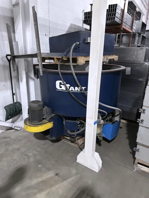 Giant 10 cubic foot Vibratory Finisher_3716675
