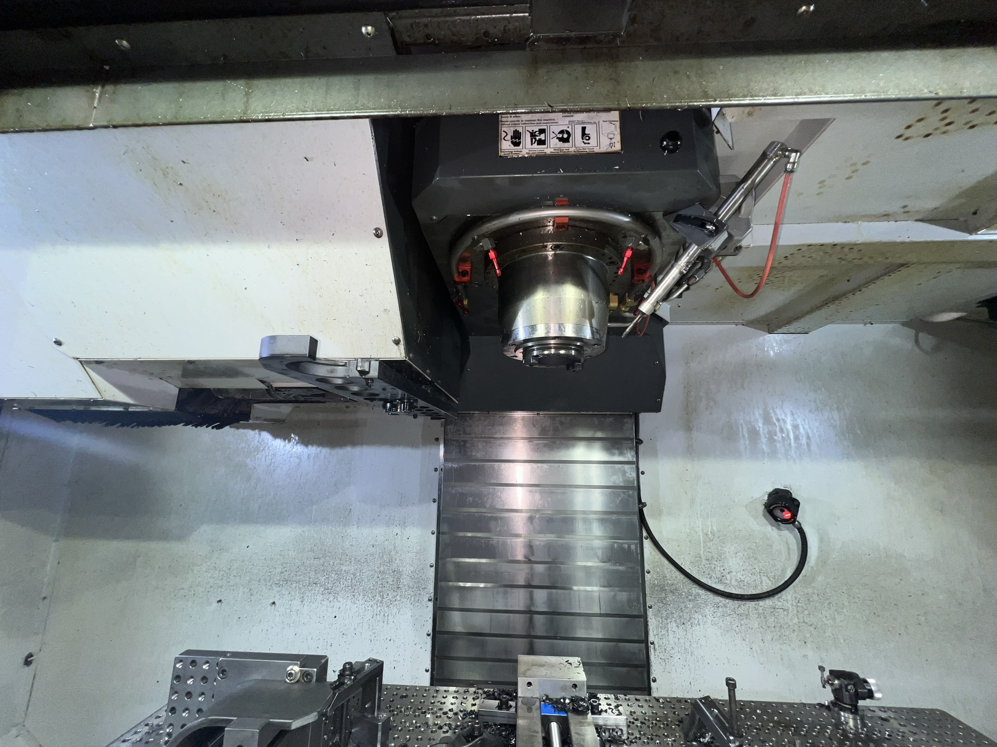 Haas VF-5/50XT 2014 1