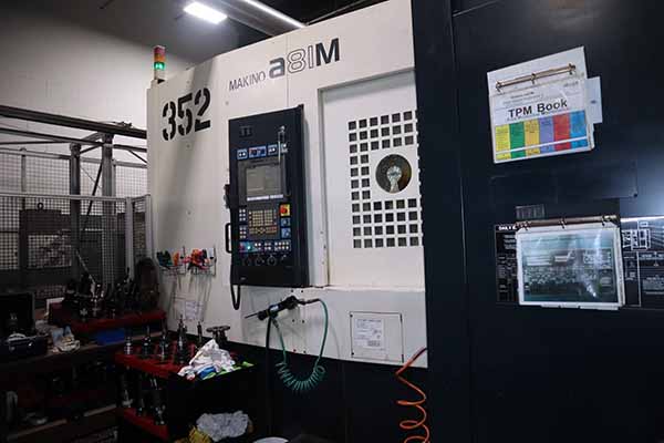 Makino A81M (2 machines) Cell 2010 16